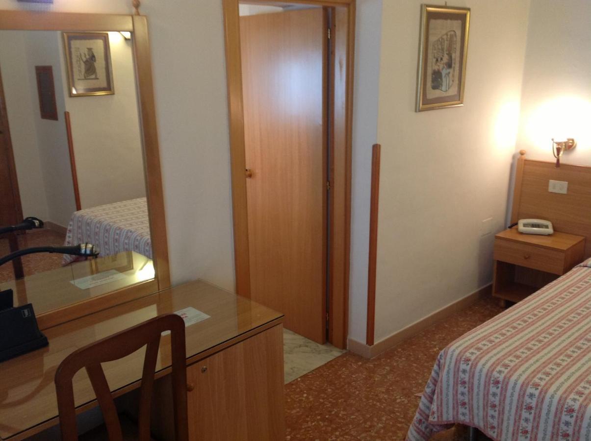 Hotel Castello Mesagne Szoba fotó